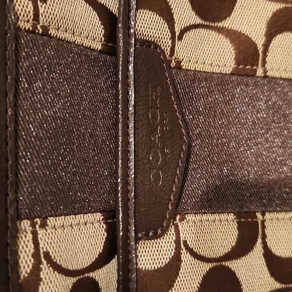Authentic Coach Crossbody Handbag - Picture 2 of 12